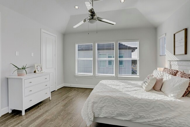 Building Photo - 2727 Dolce Oaks Dr
