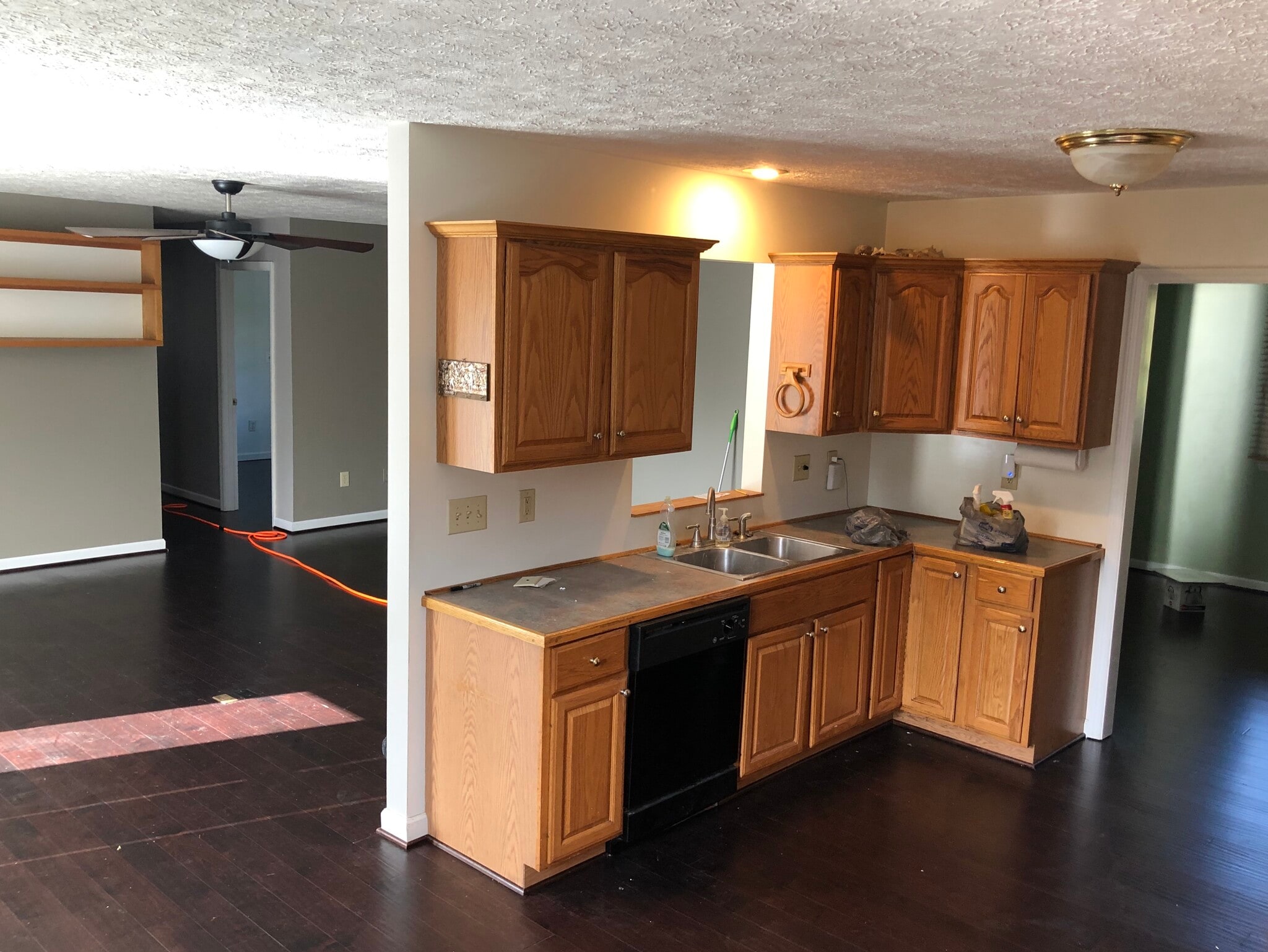 Building Photo - 251 Rembrandt Dr