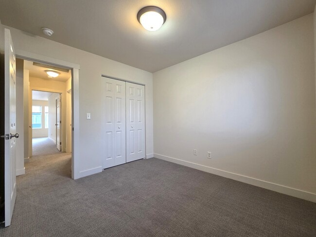 Building Photo - 1759 W Kagy Blvd