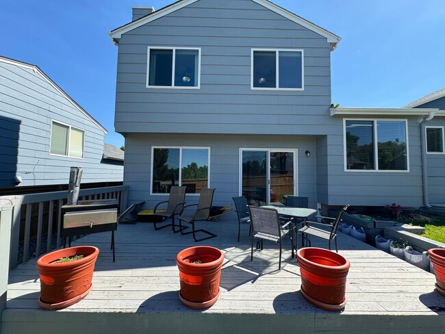 Building Photo - Wonderful Highlands Ranch Location!