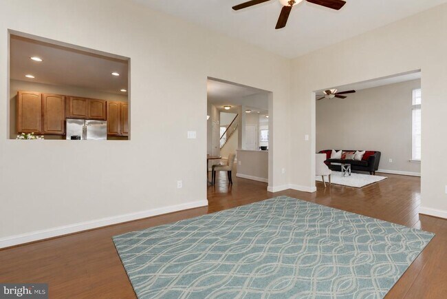 Building Photo - 120 Nassau Dr
