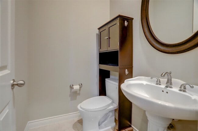 Building Photo - 9133 Creekstone Lake Dr