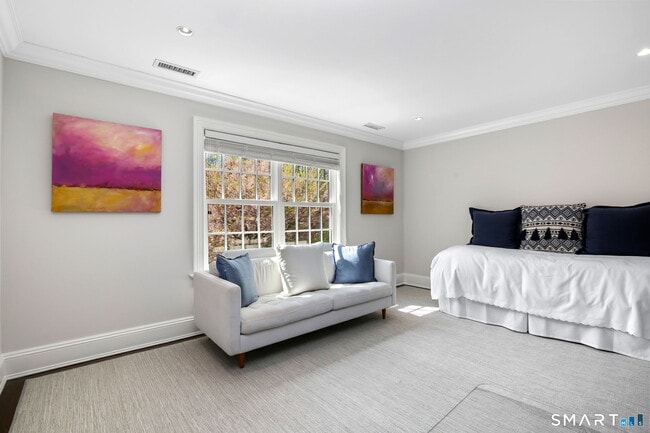 Building Photo - 774 South Ave