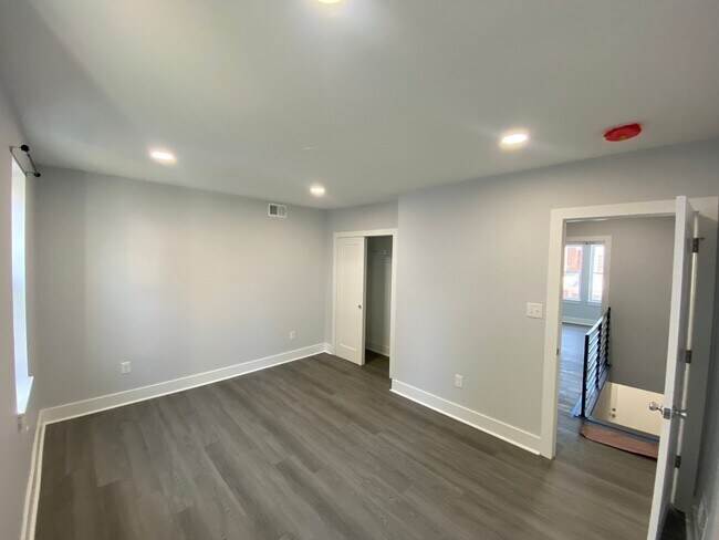 Building Photo - 2 Bed 1 Bath for rent