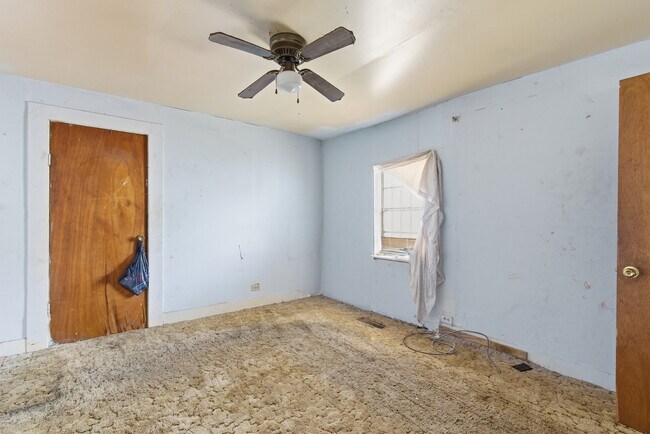 Building Photo - 502 64th St