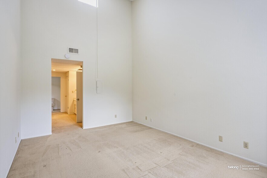 Building Photo - 4685 Albany Cir