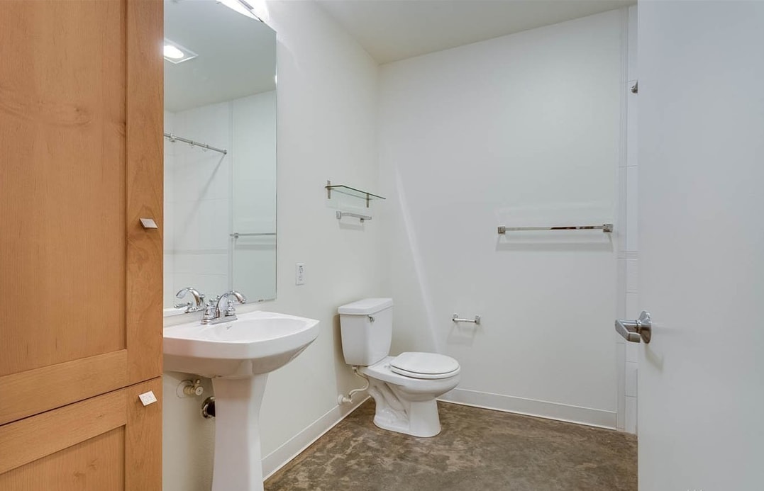 2nd full bath - 1610 Belmont Ave
