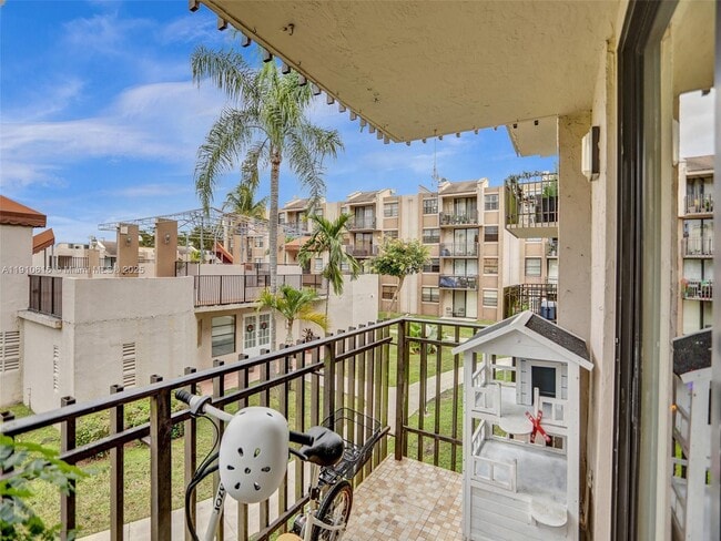 Building Photo - 3601 SW 117th Ave