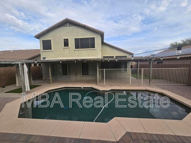 Building Photo - 5227 W Desert Ln