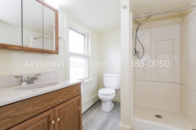 Building Photo - Charming 3-Bedroom, 2-Bath Home with Large Yard and Detached 2-Car Garage