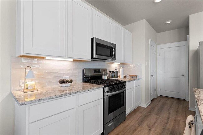 Building Photo - 1530 McKinney Dr