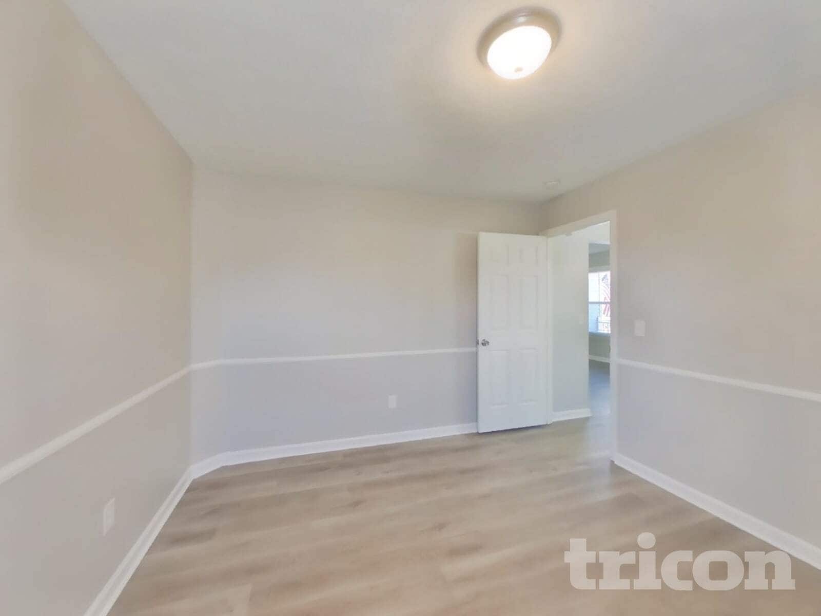 Building Photo - 362 Park Ct N