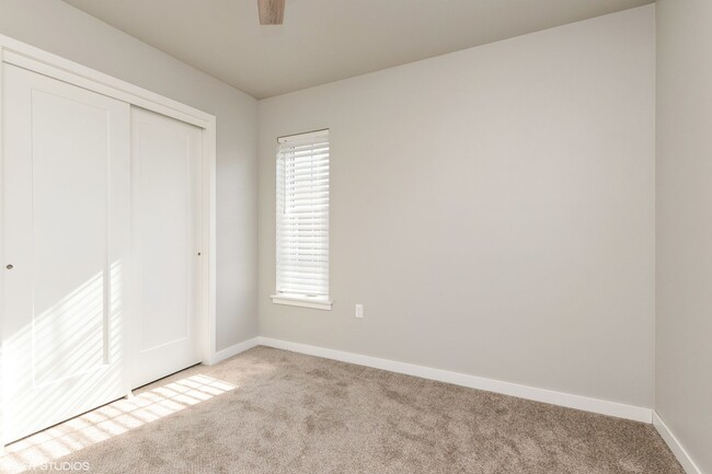 Building Photo - Villas at The Hub | Modern 3 Bedroom Townh...