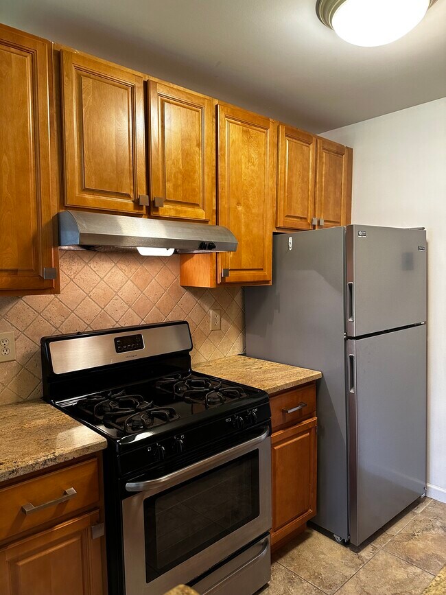 Building Photo - 350 Tavistock