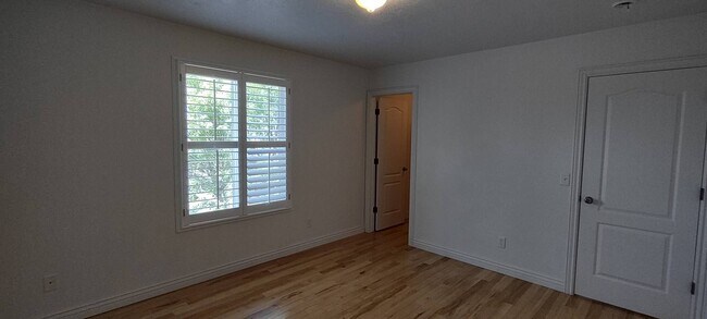 Building Photo - Beautiful 2 Story Home w attached 2 car ga...