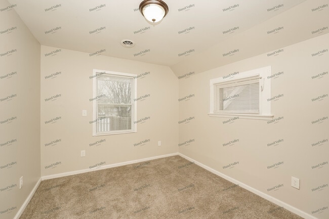 Building Photo - 2915 Colburn Ave