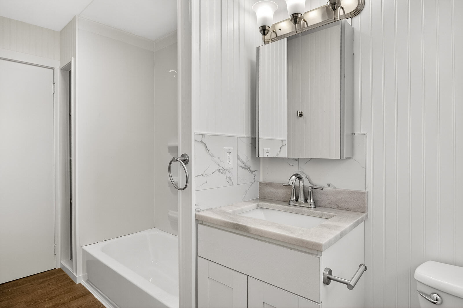 Building Photo - 7407 Saturn St