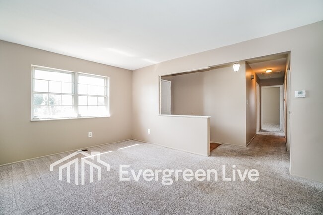 Building Photo - 64 Huber Village Blvd