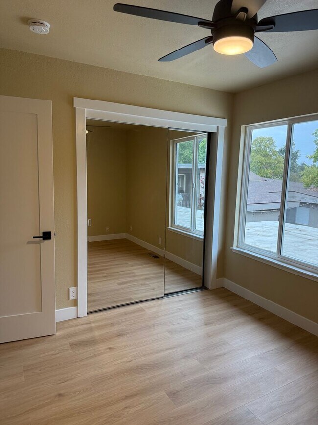 Building Photo - BEAUTIFULLY REMODELED 2 BEDROOM IN CARMICHAEL