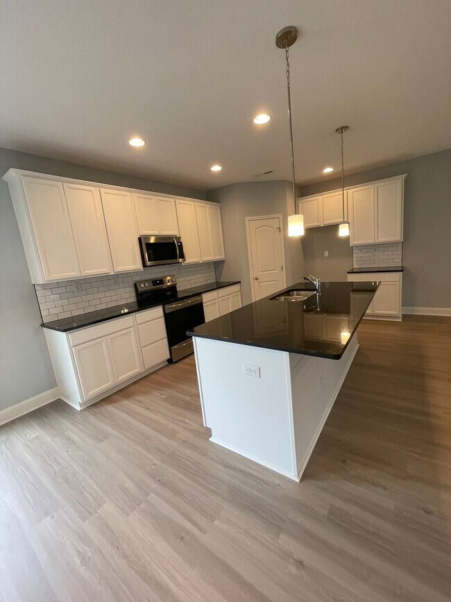 Building Photo - 8711 Yellow Aster Rd