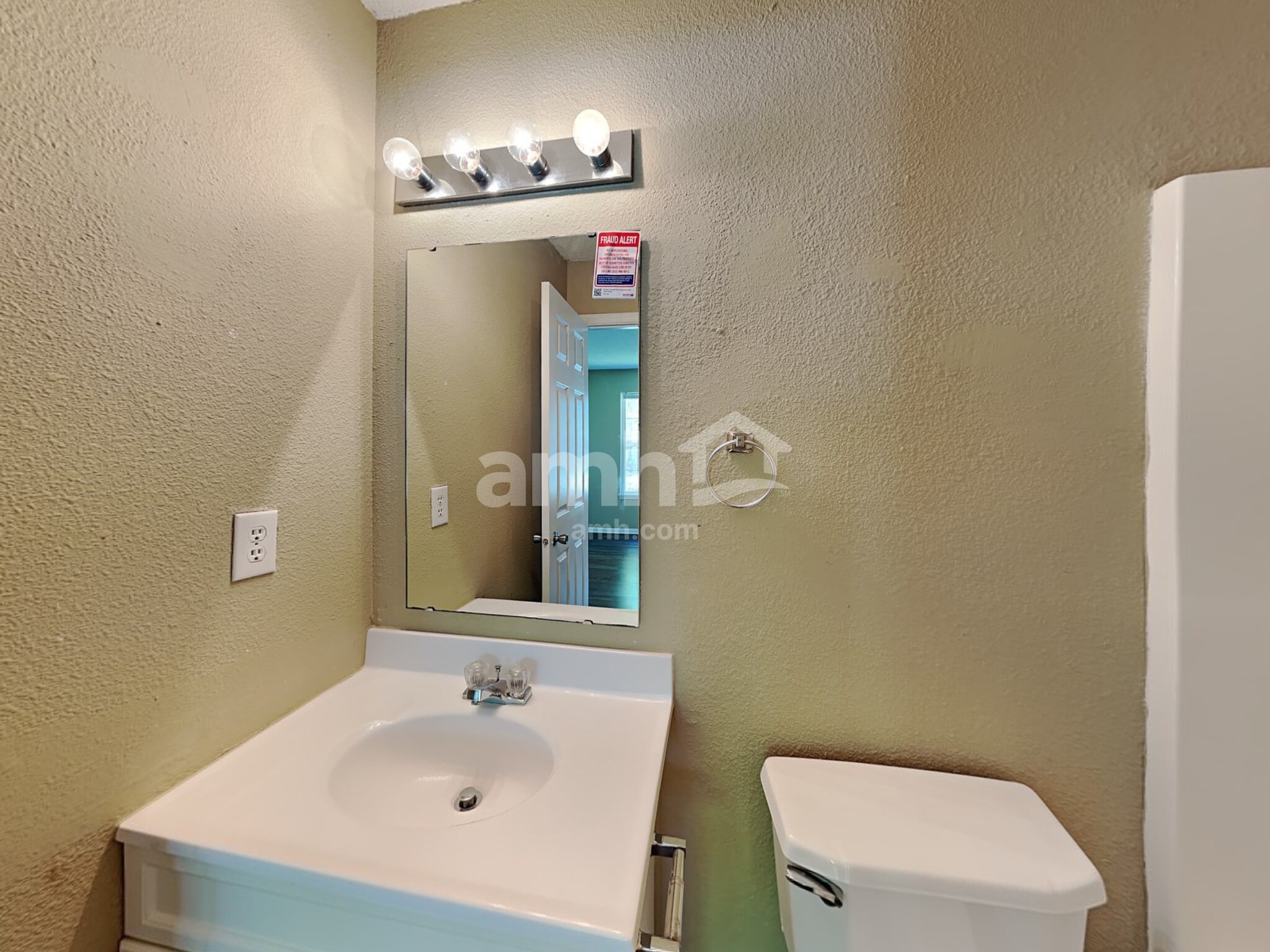 Building Photo - 1428 Blue Brook Way