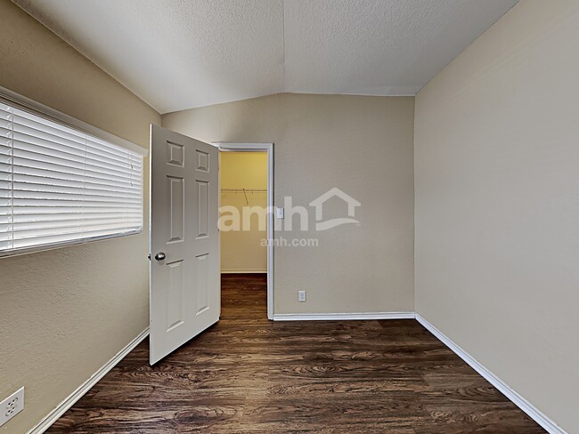 Building Photo - 11154 Bold Forbes