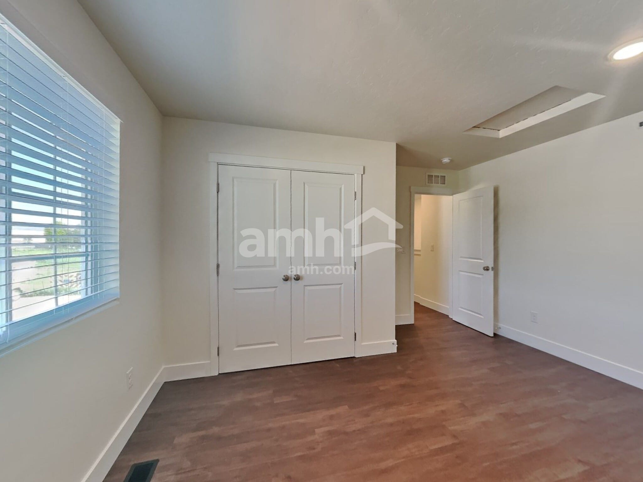 Building Photo - 11400 W Mesquite St