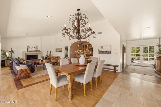Building Photo - 6110 Colodny Dr