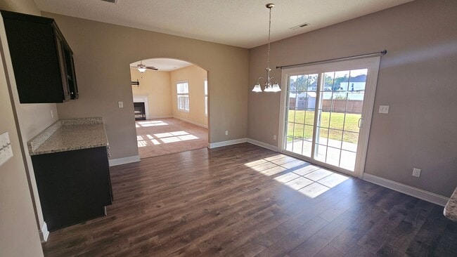 Building Photo - 4 BR 3.5 BA in Swansboro!