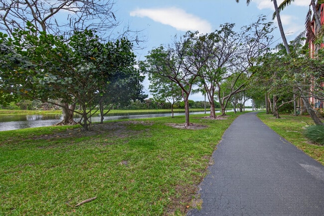 Building Photo - 2200 S Cypress Bend Dr
