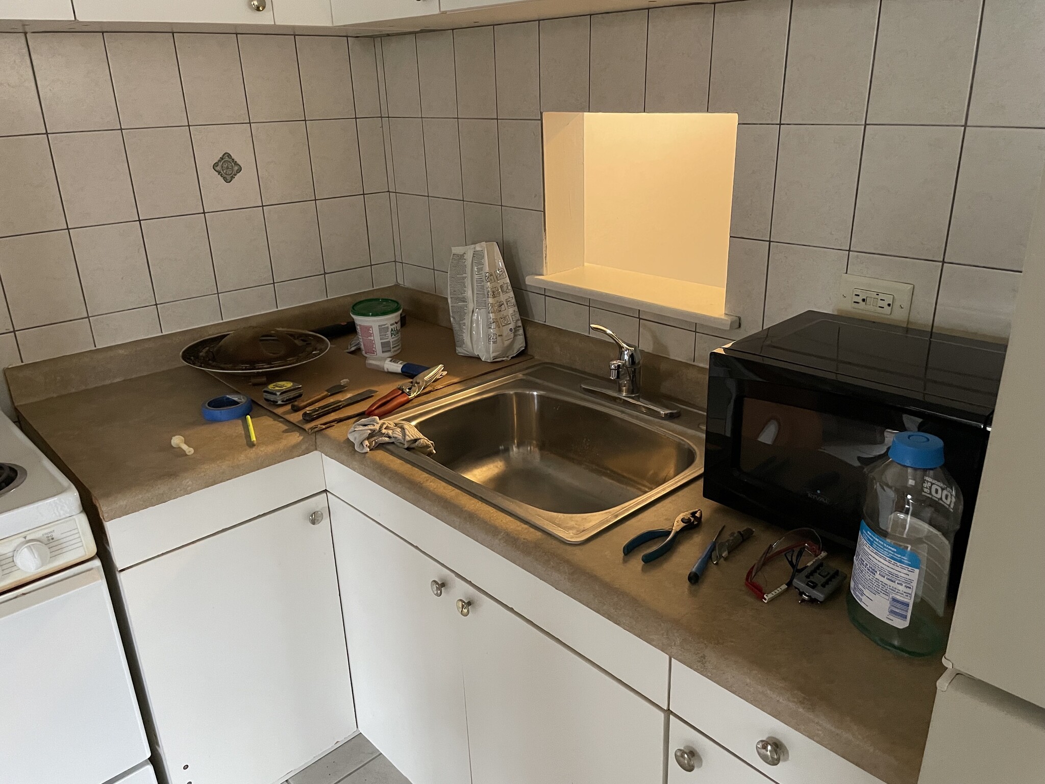 Kitchen with countertops - 17828 Park Ave