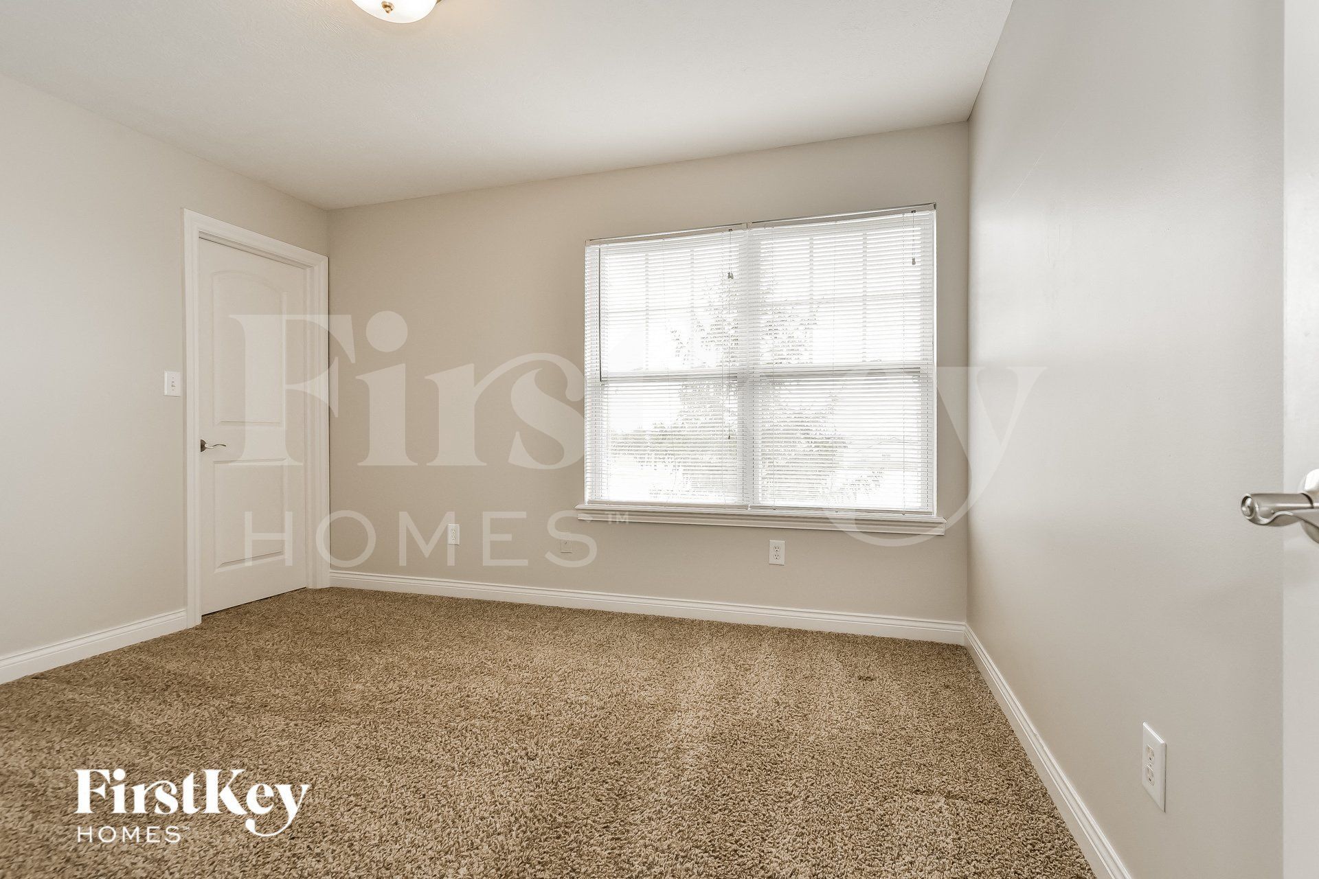 Building Photo - 1983 Collingwood Dr