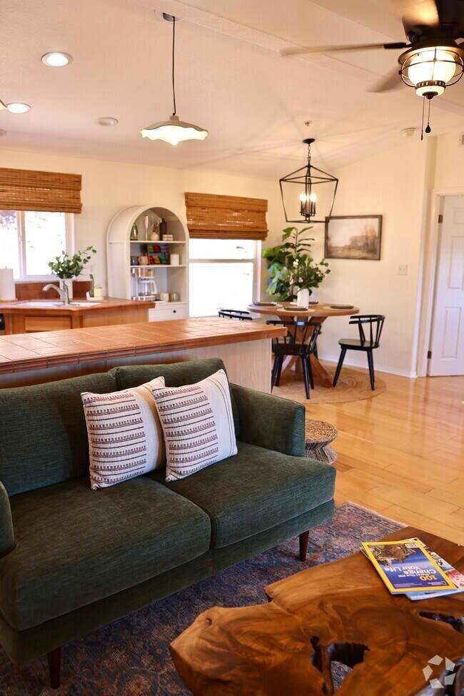 Building Photo - 11611 Alps Way