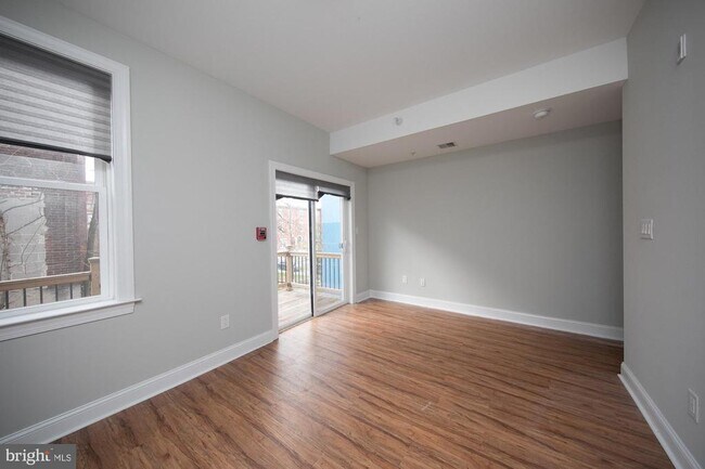 Building Photo - 1222 N 7th St