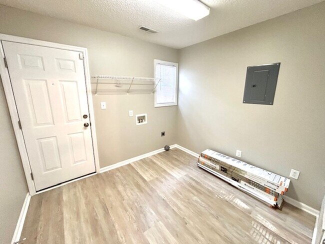 Building Photo - 118 Railroad Ridge Rd