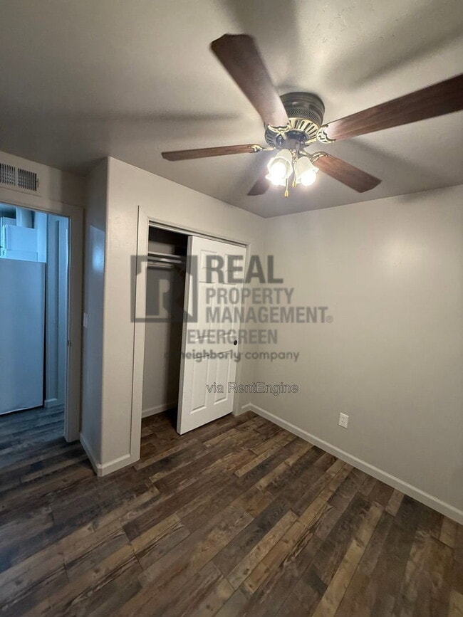 Building Photo - 172 N F St