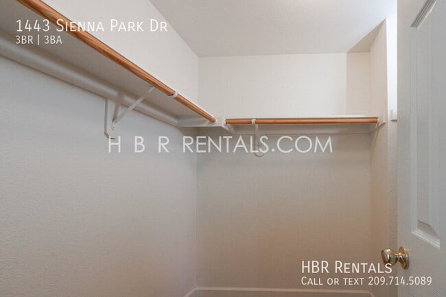 Building Photo - 1443 Sienna Park Dr