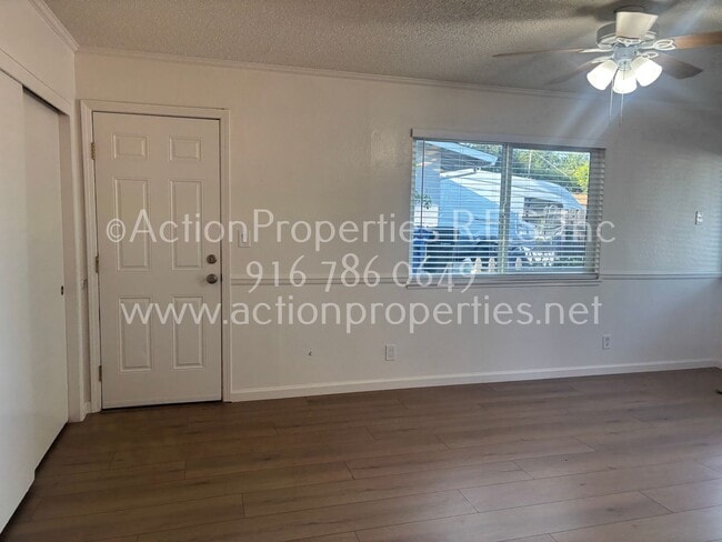 Building Photo - Move In Special $500.00 off 1st Mo Rent: C...