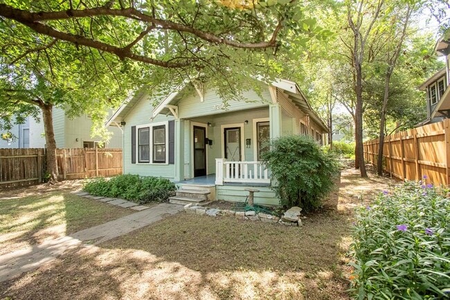 Building Photo - 4205 Avenue B