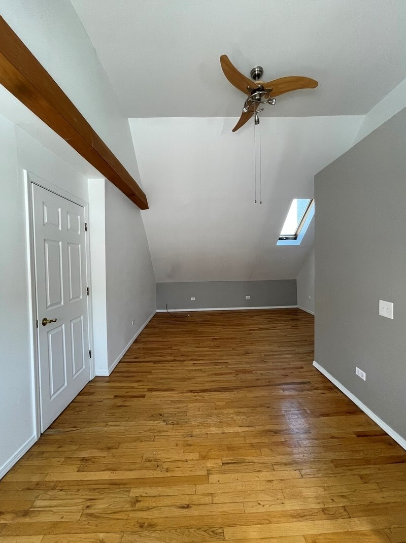 Building Photo - 2321 W Belmont Ave