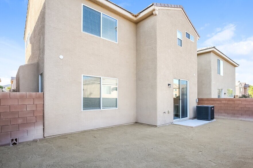 Building Photo - 4032 Benevolent Dr