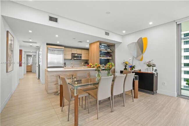 Building Photo - 16385 Biscayne Blvd