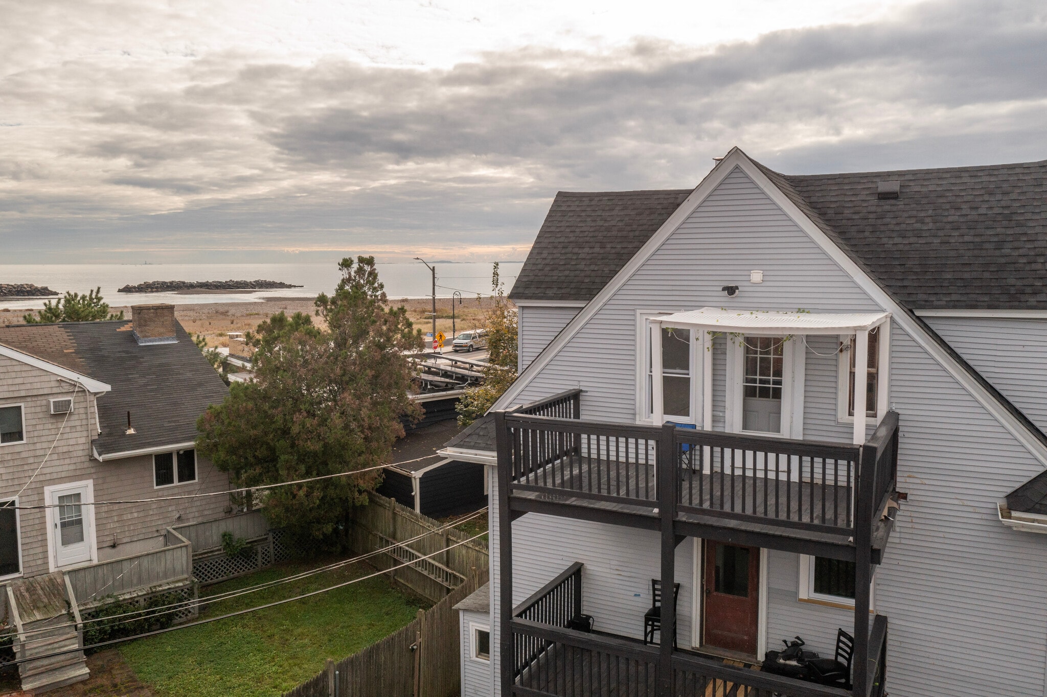 Building Photo - 42 Irwin St