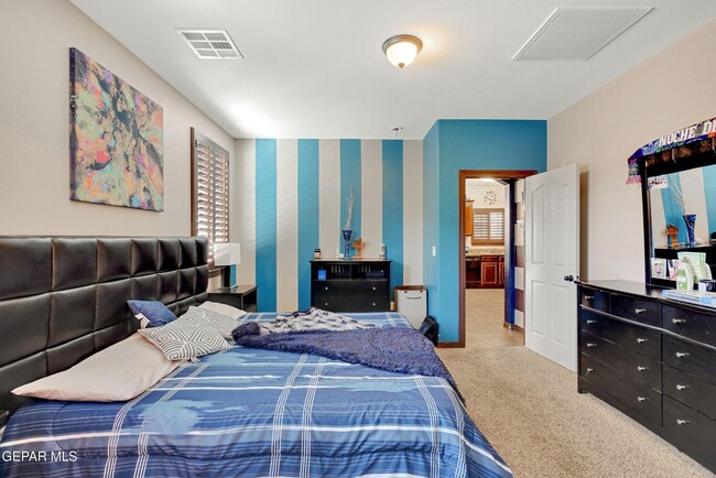 Building Photo - 13240 Emerald River St