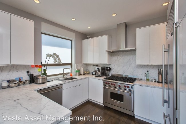 Building Photo - 2311 19th St