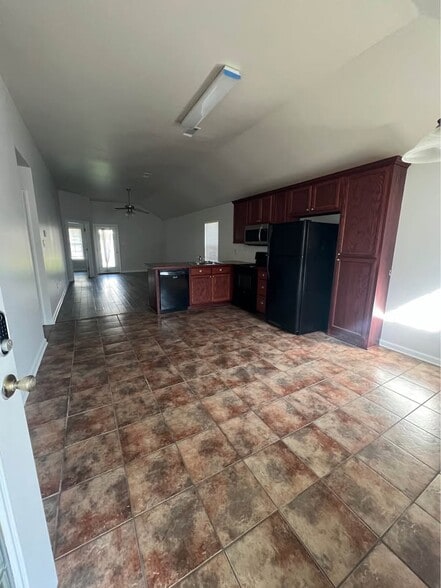 Building Photo - 14258 Woodlands Dr