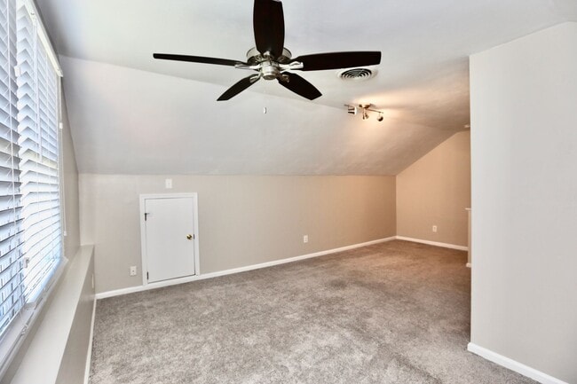 Building Photo - Ranch Home - Red Mill Farm - Available 11-...