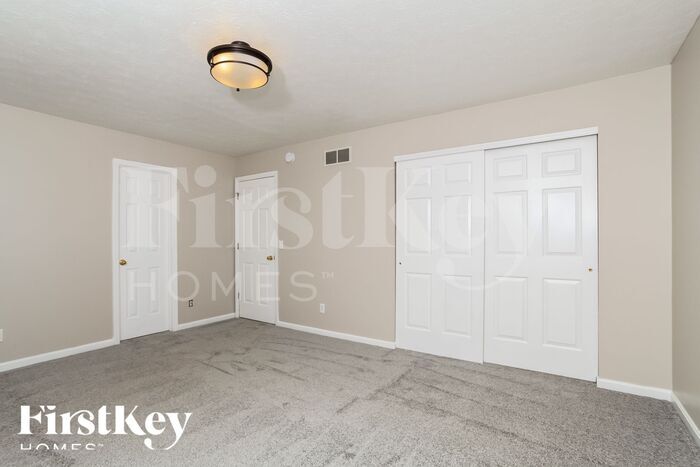 Building Photo - 410 Meadow Springs Dr