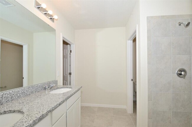 Building Photo - 1647 Aspen Ave