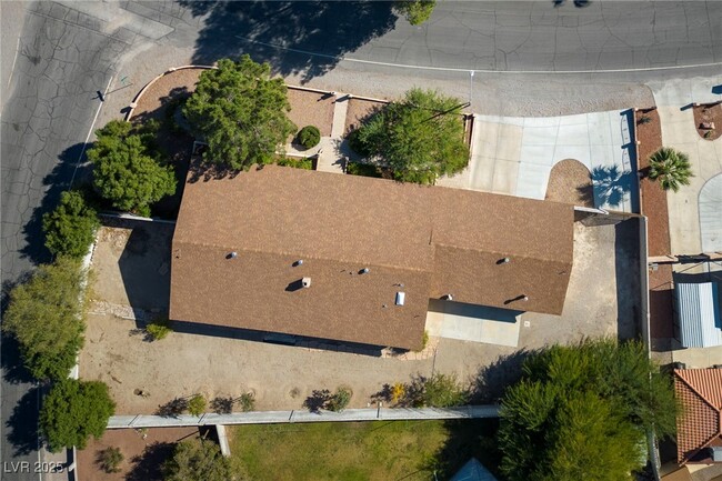 Building Photo - 5518 Avenida Vaquero